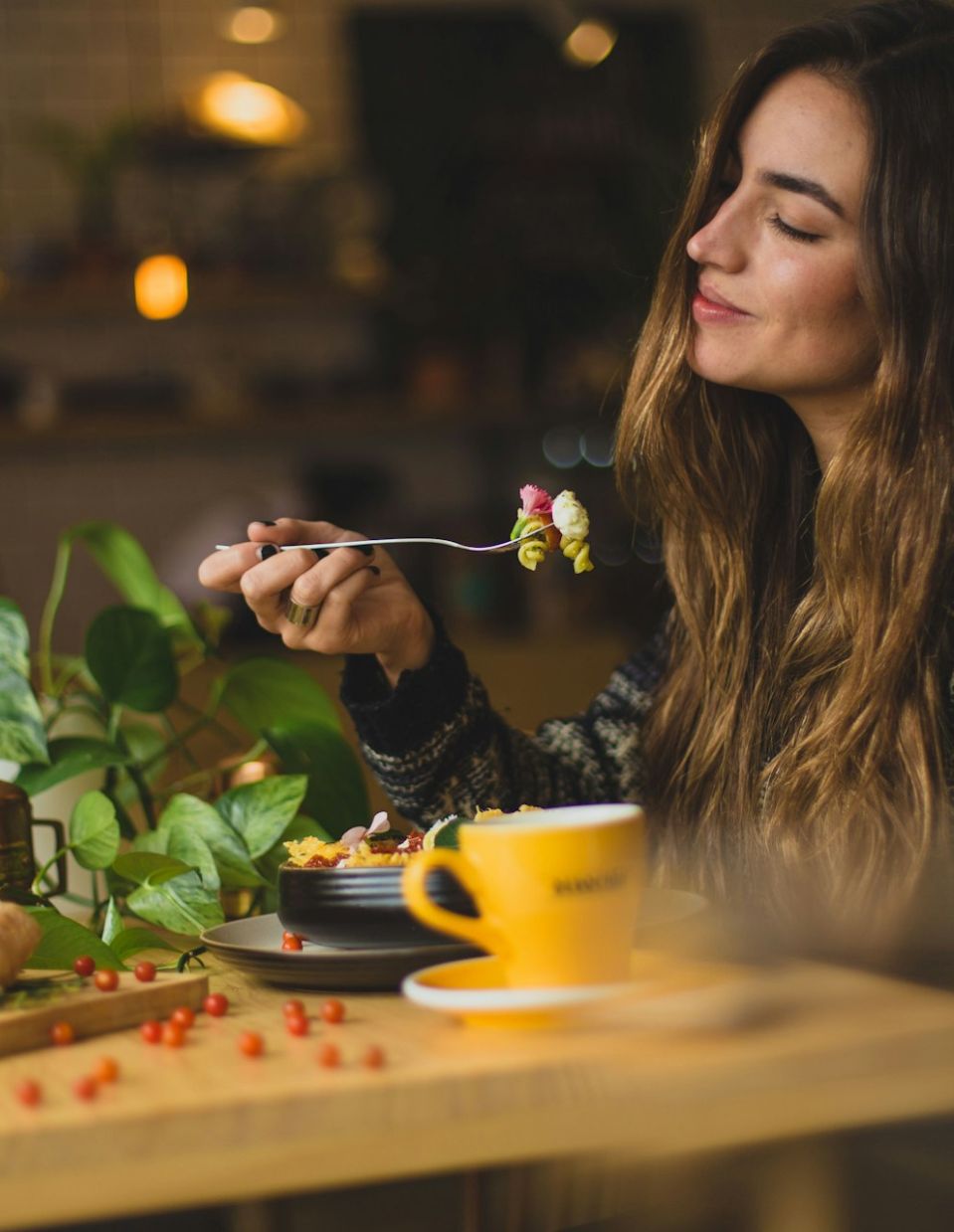 Mindful Eating & Why You Need To Practice It